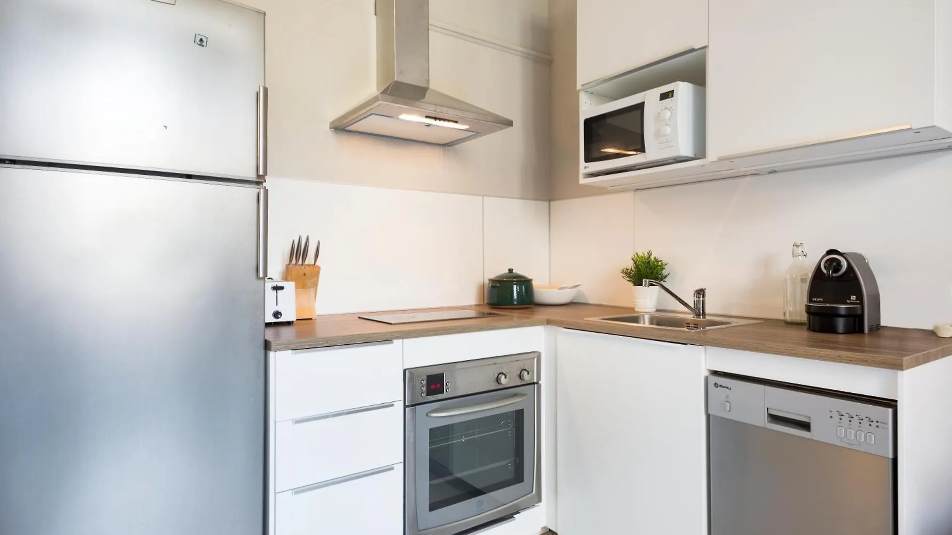ברצלונה Suites4Days Ali Bei Apartment